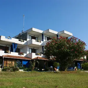 villa-iris-studios.hotelschalkidiki.net/