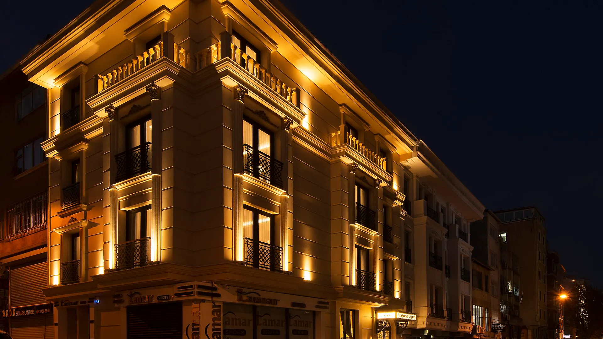 Primero Hotel contacts
